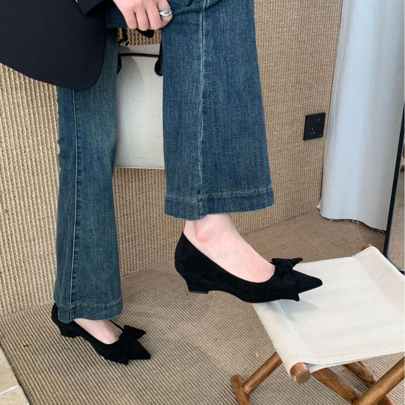 Fairy Style 2025 Autumn New Korean Version Niche Wedge Heel Light Mouth Bow Fashion Pointed Temperament Single Shoe Woman