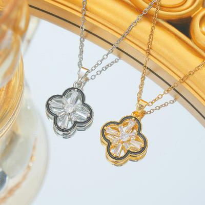 Leichte, luxuriöse Halskette mit vierblättrigem Blumenmotiv und Volldiamanten für Damen, beliebtes High-End-Schlüsselbeinketten-Geschenk
