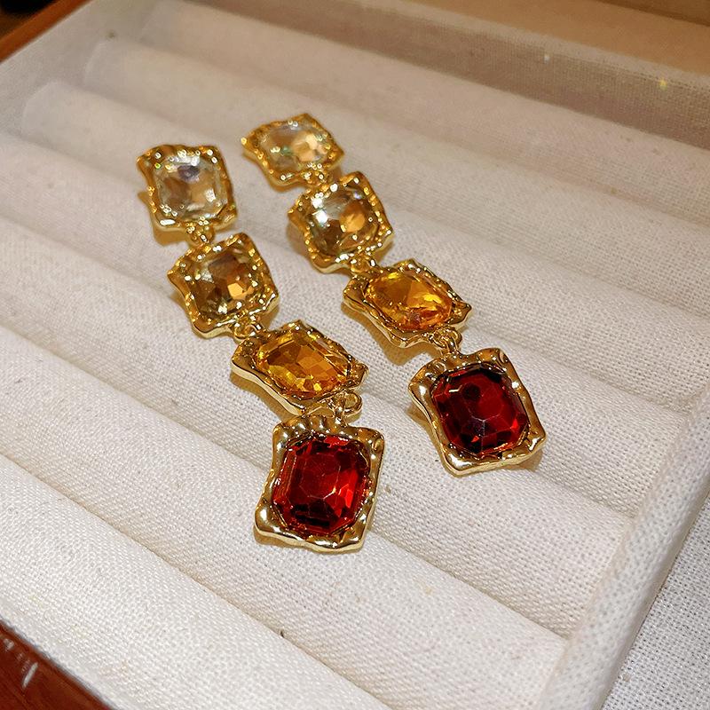 

Розкішне квадратне намисто з діамантовою інкрустацією: Ретро Шик Ключична Ланцюжок з Універсальним Стилем