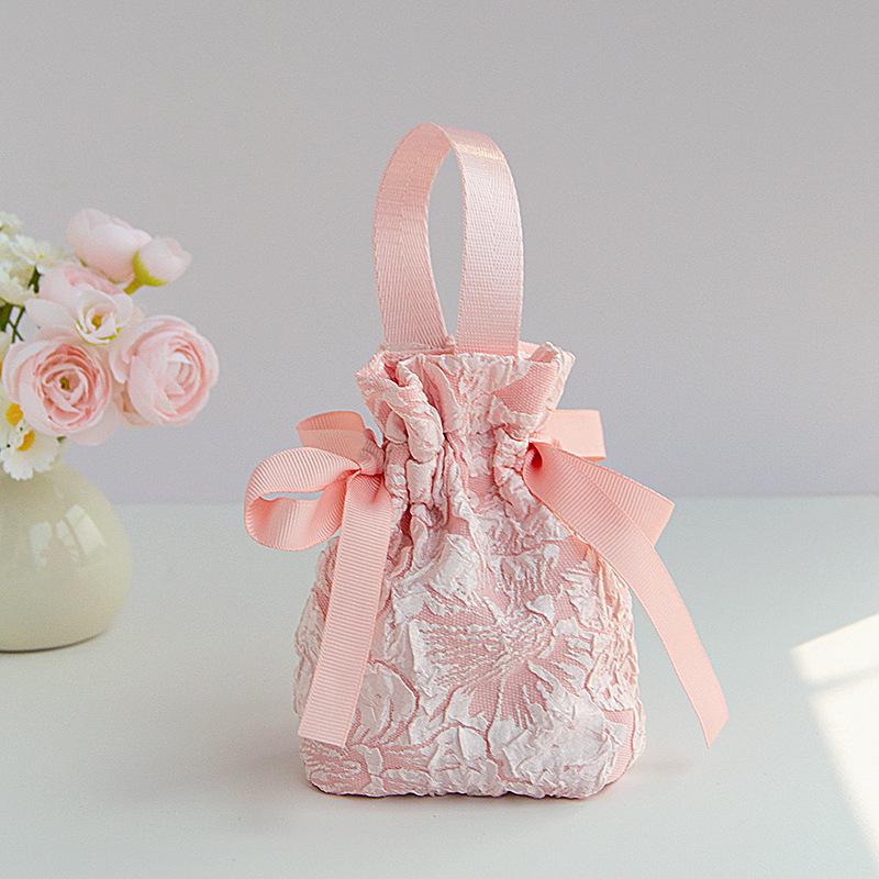 Elegant Chinese Wedding Candy Bags and Handheld Boxes for High-Value Party Favors