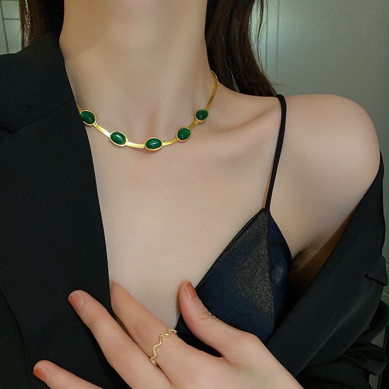 Titanium Steel Emerald Geometric Necklace Korean Ins Cold Wind Collarbone Chain Neck Chain Fashion Temperament Blade Chain Necklace Jewelry