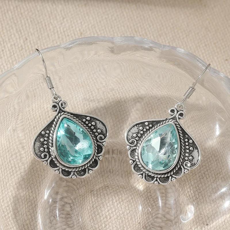 Exquisite Retro Wassertropfen Blau Synthetischer Zirkonia Anhänger Ohrringe für Damen Elegante Schmuckaccessoires Passend für Bankettgeschenke