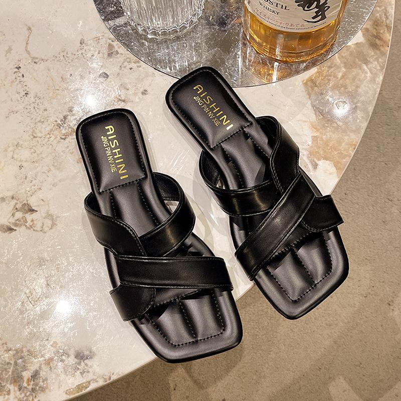 Internet-Promi-Hausschuhe Damen Sommerbekleidung ins Tide 2025 neu Feenwind sanft Französischer Design-Sinn flacher Boden Ein-Wort