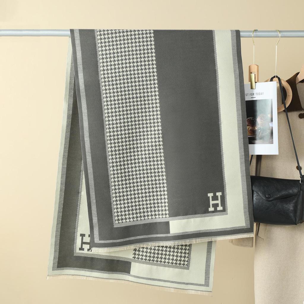 Double-Sided Women's Winter Ink Painting Snood: Imitation Cashmere Scarf for Air-Conditioned Rooms.