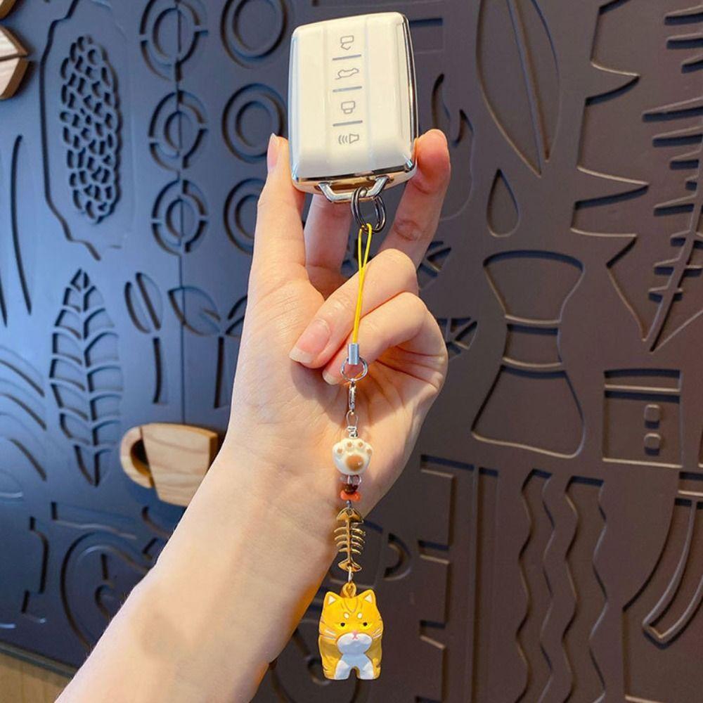 2Pcs Bag Hanging Resin Cat Pendant Cute Car Keyring Cartoon Cat Fishbone Keychain  Bag Decor