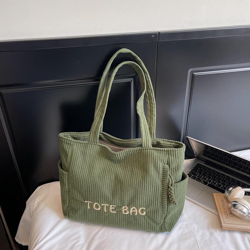 

Large capacity summer tote bag 2025 new foreign style commuter armpit bag casual retro solid color shoulder bag зелёный
