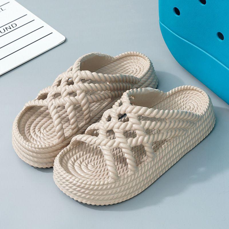 

Flat-soled sandals are popular for women today, and the new thick-soled one-word with little fairy muffin shoes in summer. 39-40