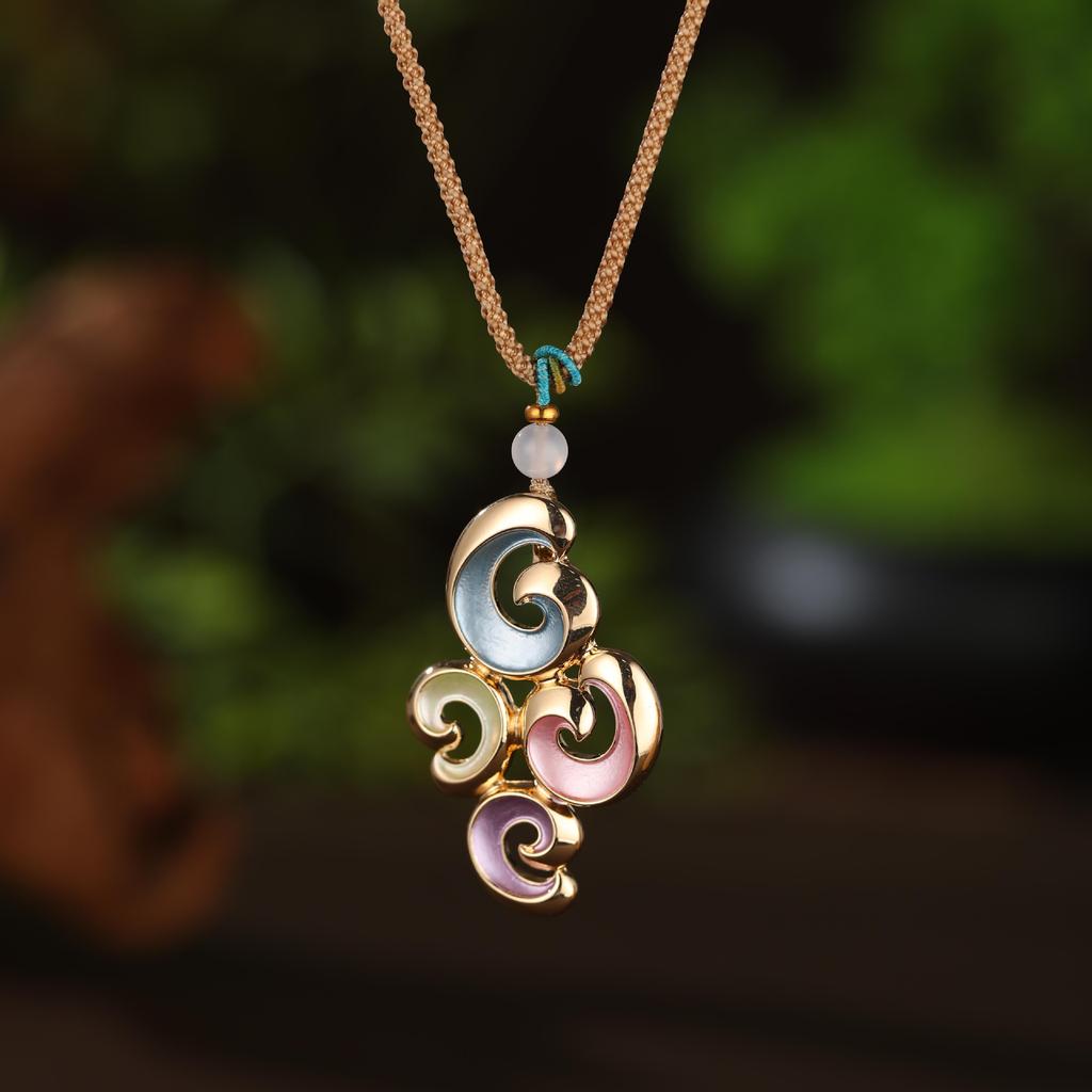 Pendentif long fleur géométrique creuse couleur émail, pendentif collier polyvalent en forme de cœur pour femme à sens élevé