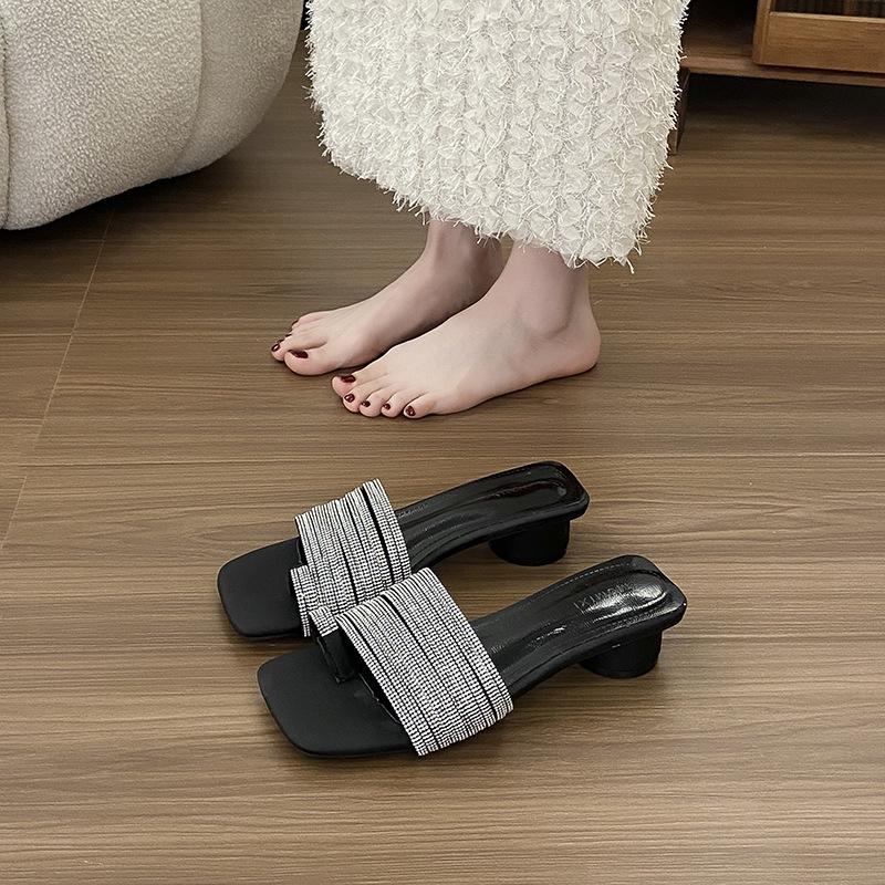 2025 Summer New Casual Simple Retro One-word Rhinestone Temperament Advanced Versatile Square Head One-word Drag