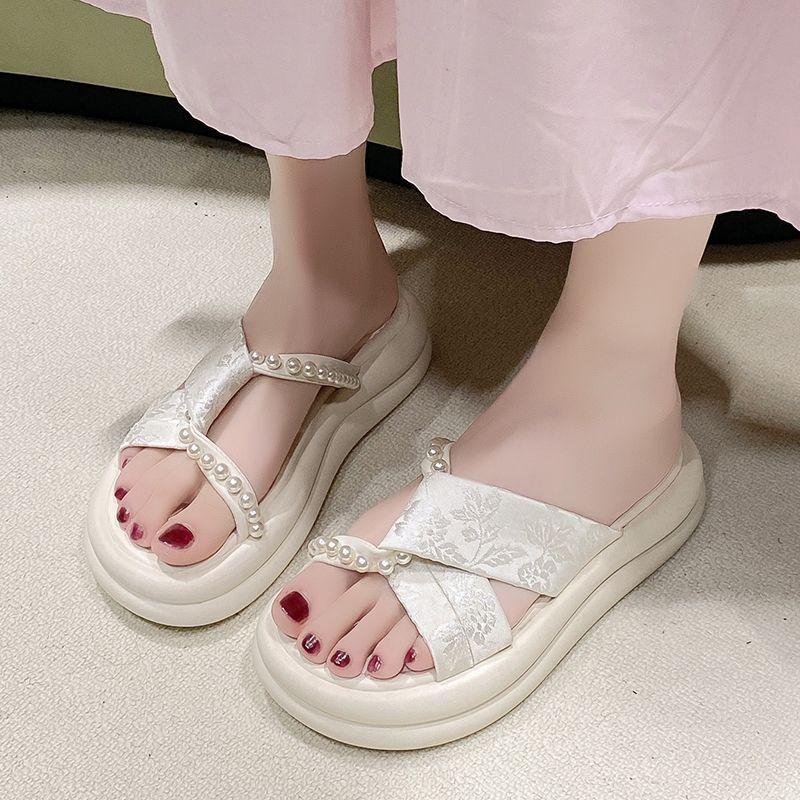 

Крутые тапочки женские летние новые с юбкой платформа пляжные сандалии модные универсальные шлепанцы 40