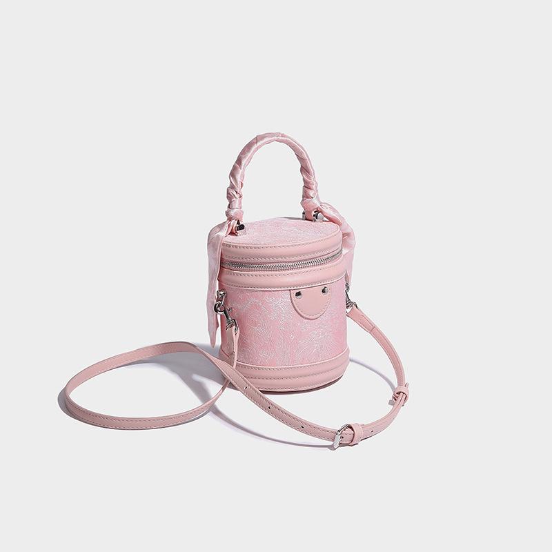 

Niche embroidery bucket bag women s 2024 new trendy light luxury foreign style handbag shoulder messenger bag