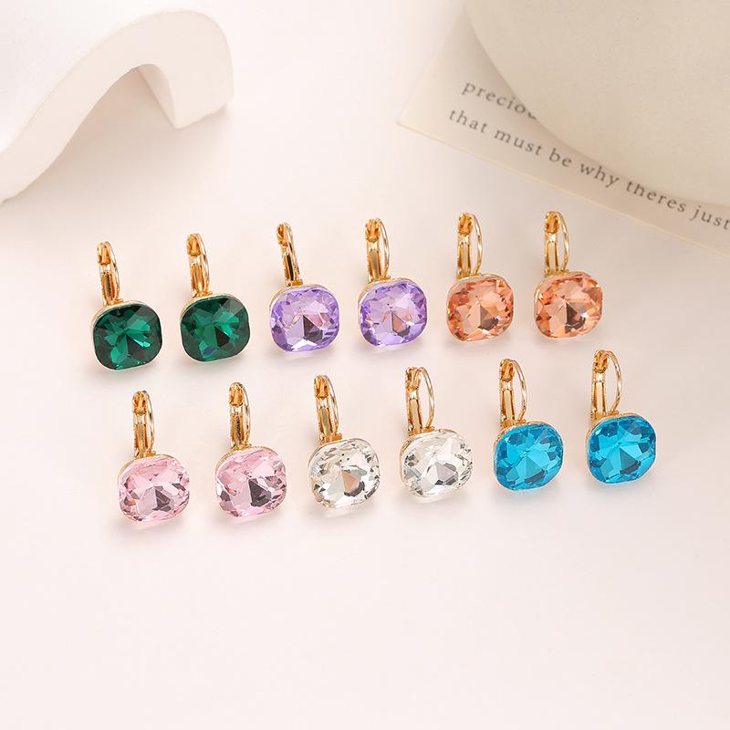 Elegant Square Crystal Stud Earrings with Zircon Ear Cuffs: A Simple Yet Luxurious Style