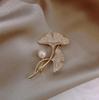 Fashion Pearl Maple Leaf Rhinestone Brooches For Women Elegant Metal Fixed Clothing Pins Daily Jewelry Accessories