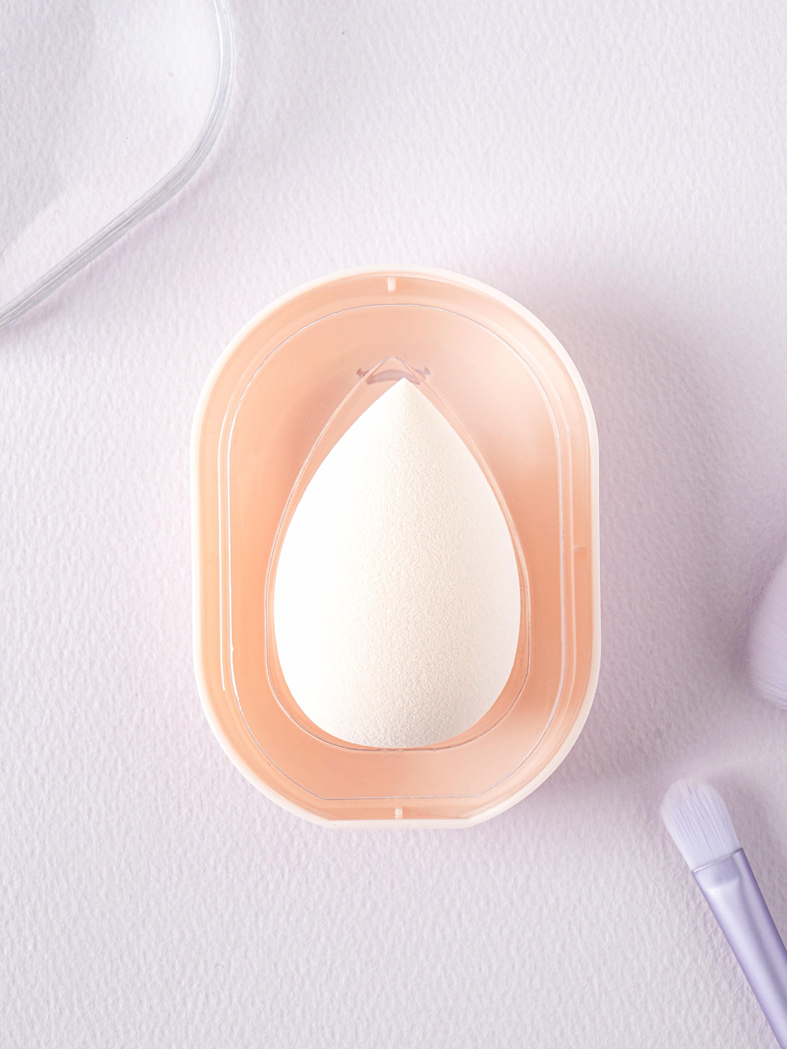 Спонж для макияжа в форме капли для безупречной растушевки 1ea