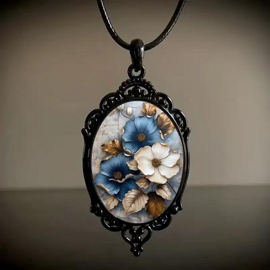 Fashionable and Exquisite Floral Pattern Glass Pendant Necklace Vintage Accessory