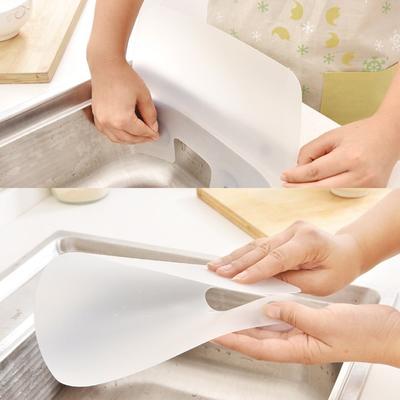 Cooking Oil Splash Proof Plates Translucent Sink Water Splash Baffle With Attached Sucker
