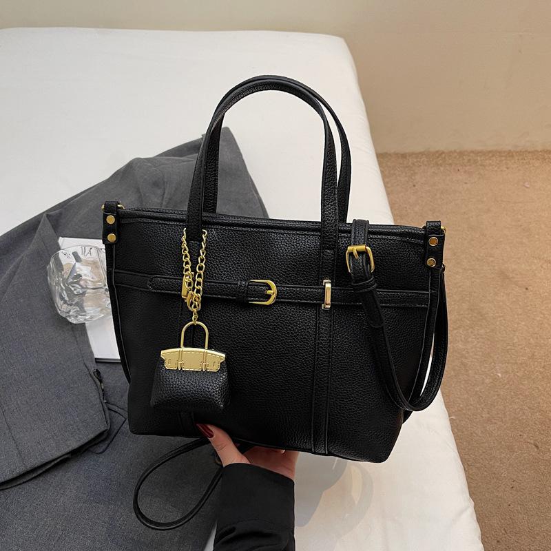 

Женские сумки высокой моды, новые сумки-мессенджеры через плечо большой вместимости, сумки-тоут, сумки-хобо, сумки для поездок. чёрный