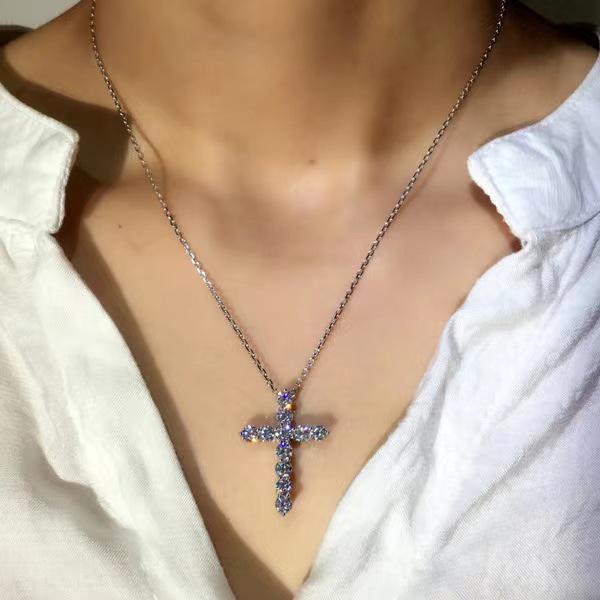 Unisex Cross Necklace with Full Diamond Pendant - Elegant and Versatile Clavicle Chain