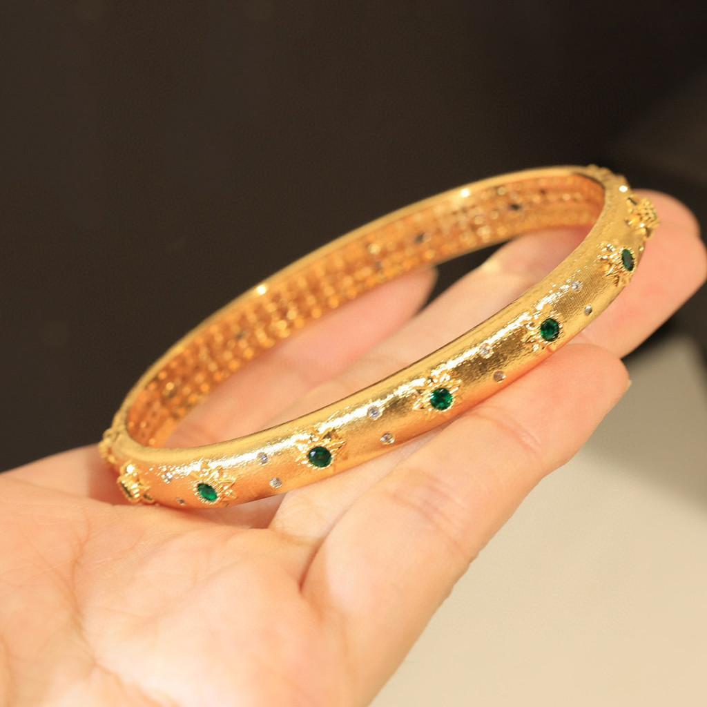 

Бренд ювелирных изделий высокого класса, браслет в стиле ретро-дворца с бриллиантами и матовой отделкой, изготовленный из материала под золото, с толстым золотым гальваническим покрытием 18 карат высокого качества