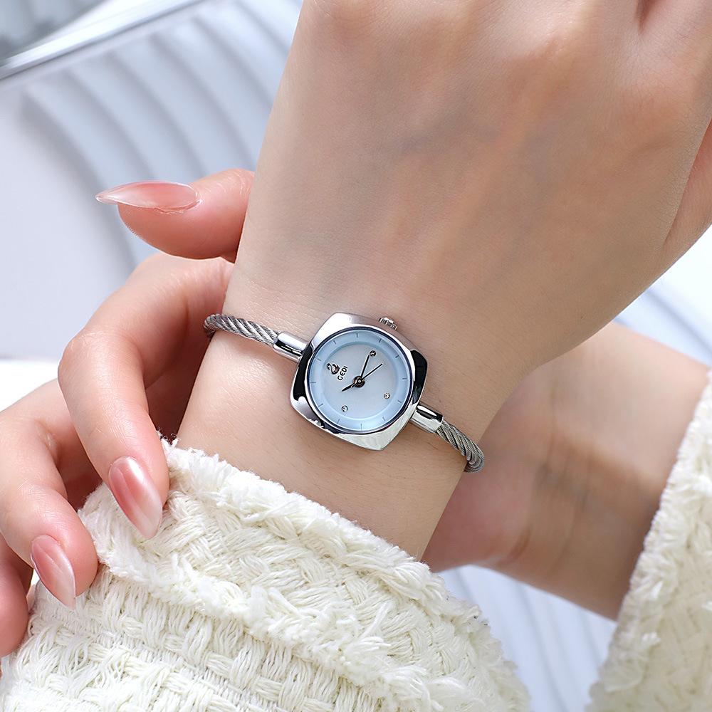 Niche Exquisite And Small Creative Metal Woven Rope Bracelet Watch Niche High-End Swan Quartz Watch