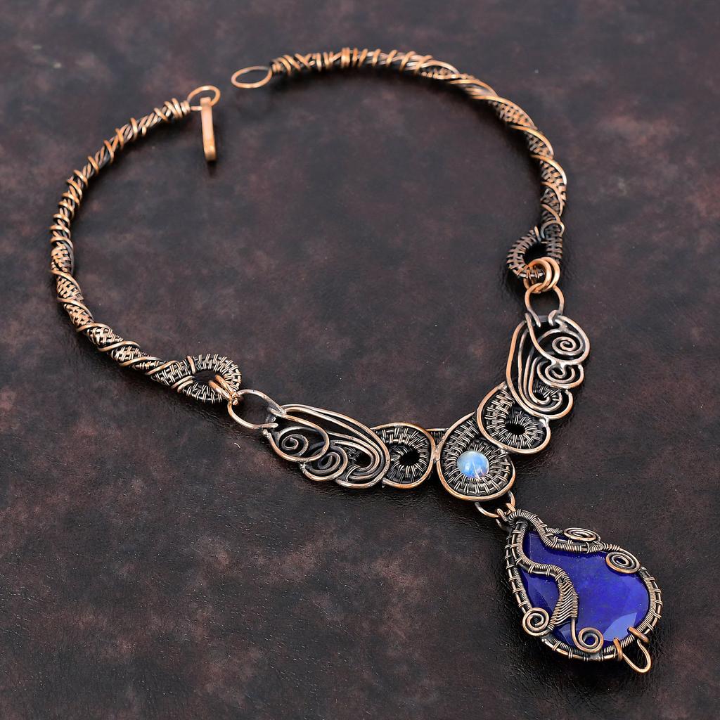 Collier Saphir Bleu Facetté Collier Pierre Précieuse Enveloppé de Fil de Cuivre Collier Pierre de Lune Arc-en-Ciel Fait Main Étonnants Bijoux en Cuivre Cadeau de Mariage