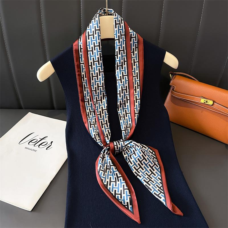 2025 New Silk Scarves Girl Headband Neckerchief Foulard Hairband Hijab Ribbon Women Luxury Fashion Print Silk Scarf Tie Neck Bag
