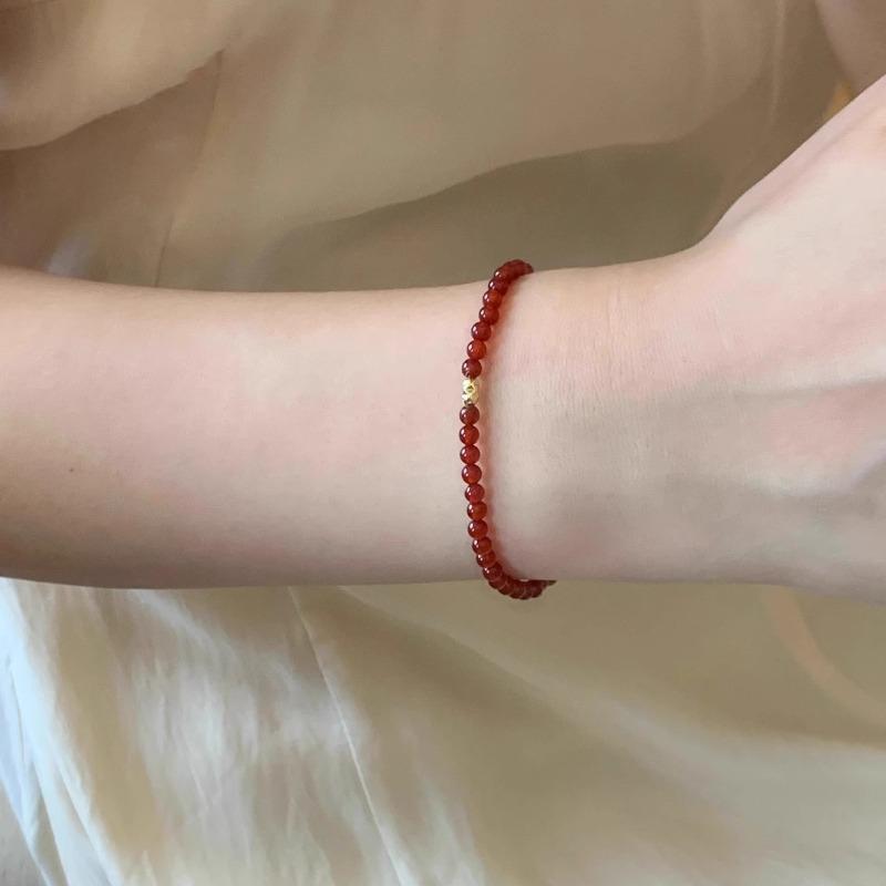 Natural Red Agate Bracelet - A Unique and Stylish Accessory for Women, Suitable for Various Occasions and Easy To Wear in Combination.
