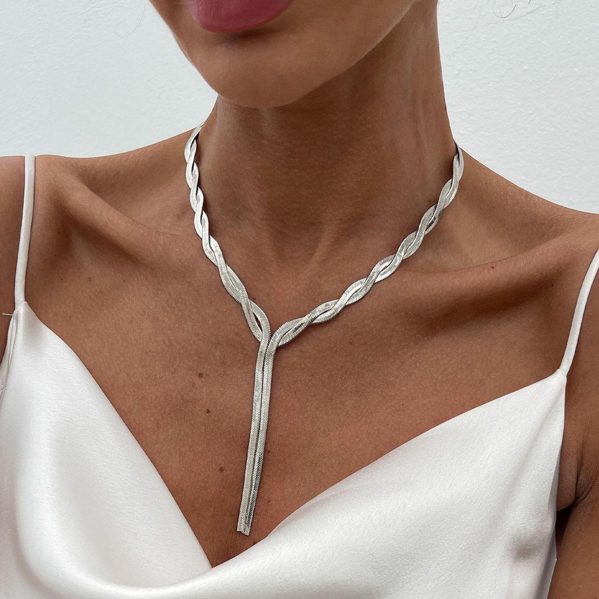 

Simple Twisted Snake Chain Necklace for Women Long Tassel Pendant Chokers Gold Copper Color Wrap Temperament Punk Neck Zircon
