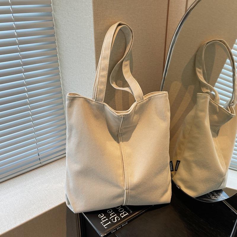 Ležérní a módní crossbody taška s velkou kapacitou, jednoduchá a výklenková taška přes jedno rameno pro vysokoškoláky a ženy