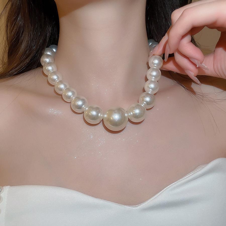 French Retro Pearl Necklace, Earrings, and Bracelet Set for Women - Elegant and Versatile