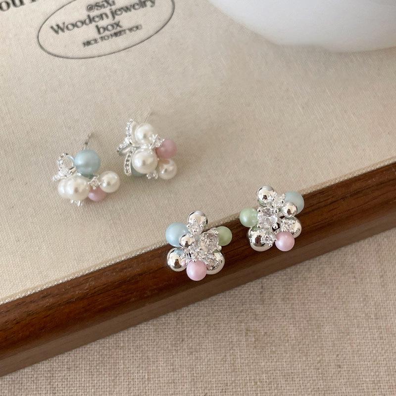 Women's Exquisite Pearl Bow Grape Stud Earrings - High-End 2026 Style