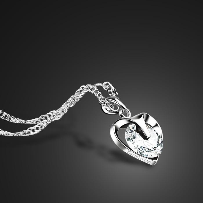 Heart-Shaped Pendant Necklace Single Inlaid Gemstone Platinum-Plated Women'S Simple Collarbone Chain Cold Wind