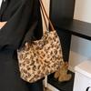 Autumn and Winter Fluffy Leopard Print Bag Women's 2025 New Fashion Versatile Shoulder Bag Premium Plush Bucket Bag