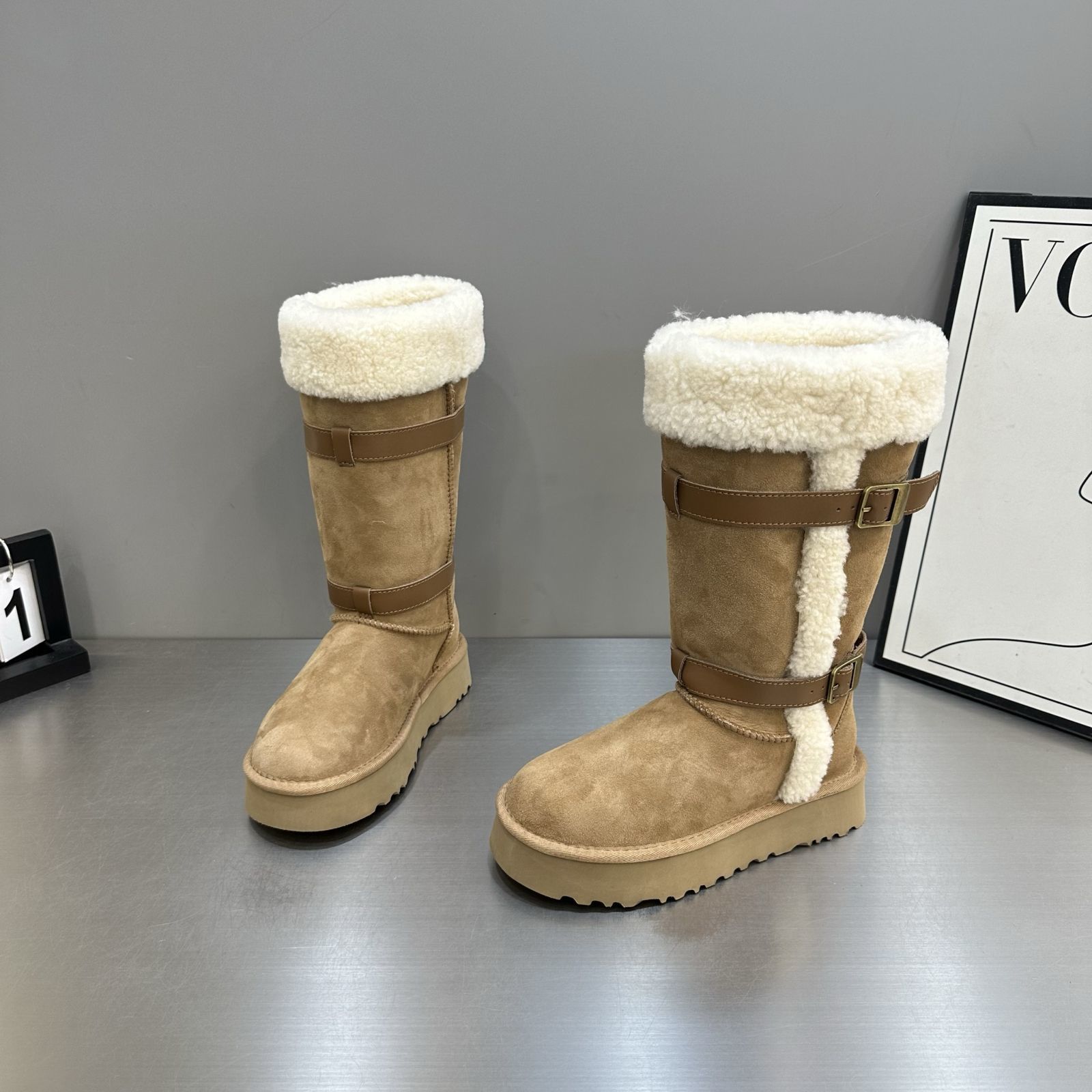 

Women s thick-soled winter lightweight warm cold padded snow boots non-slip wear-resistant casual sneakers long cotton boots 40 малиновий