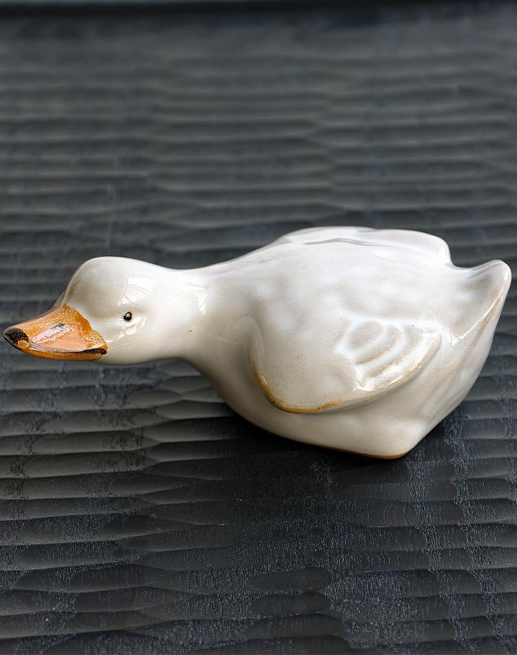 Ceramic White Goose Tea Pet - Hand-painted, Cute Home Decor Desktop Ornament