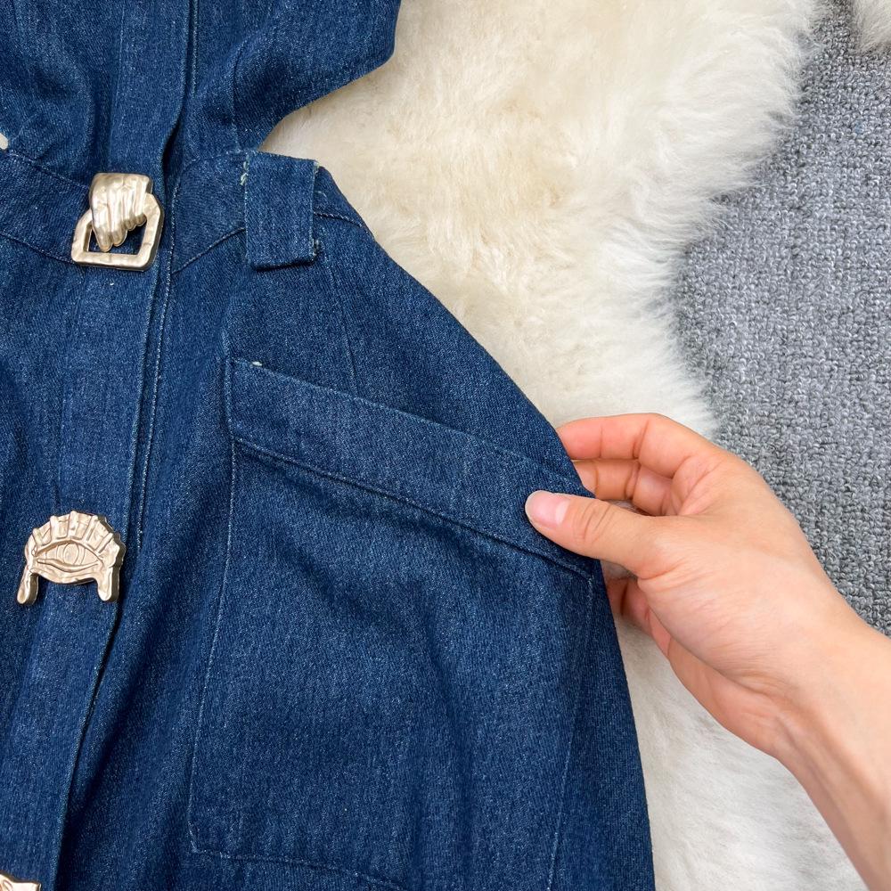 Retro Sleeveless A-Line Denim Dress with Turn-Down Collar and Cutout Waist