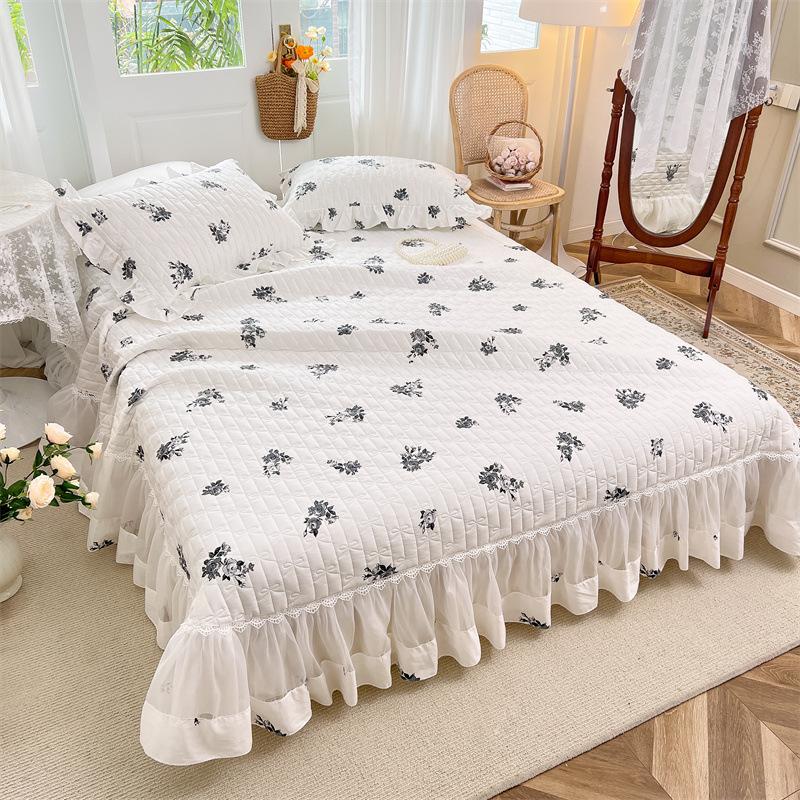 French bed cover three-piece quilted quilted cotton padded lace bed cover non-slip cotton bed cover tatami blanket