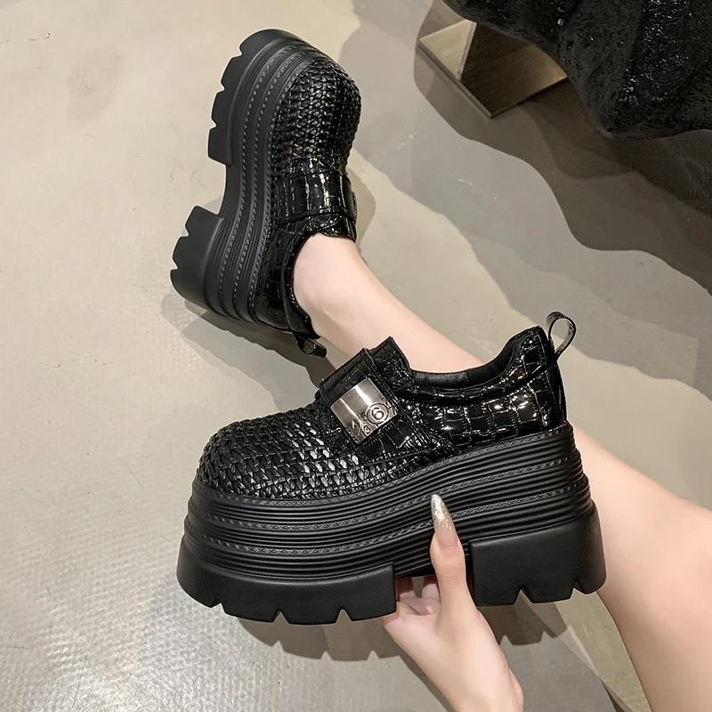 Fashion 8CM Women's Platform Slip-On Shoes Thick Bottom New Summer Hollow Leather Chunky Sneakers Breathable Outdoor High Heels Sandals