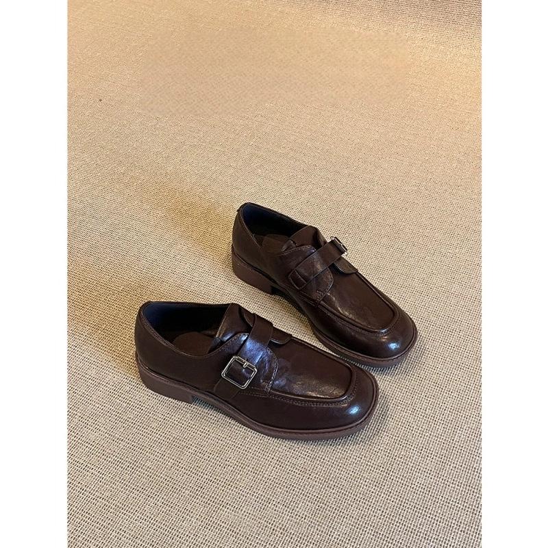 

Версия из овчины~ Туфли-лоферы женские модные на толстом каблуке 2025 с квадратной пряжкой на ремне, маленькие кожаные туфли, ленивые универсальные одинарные туфли 41