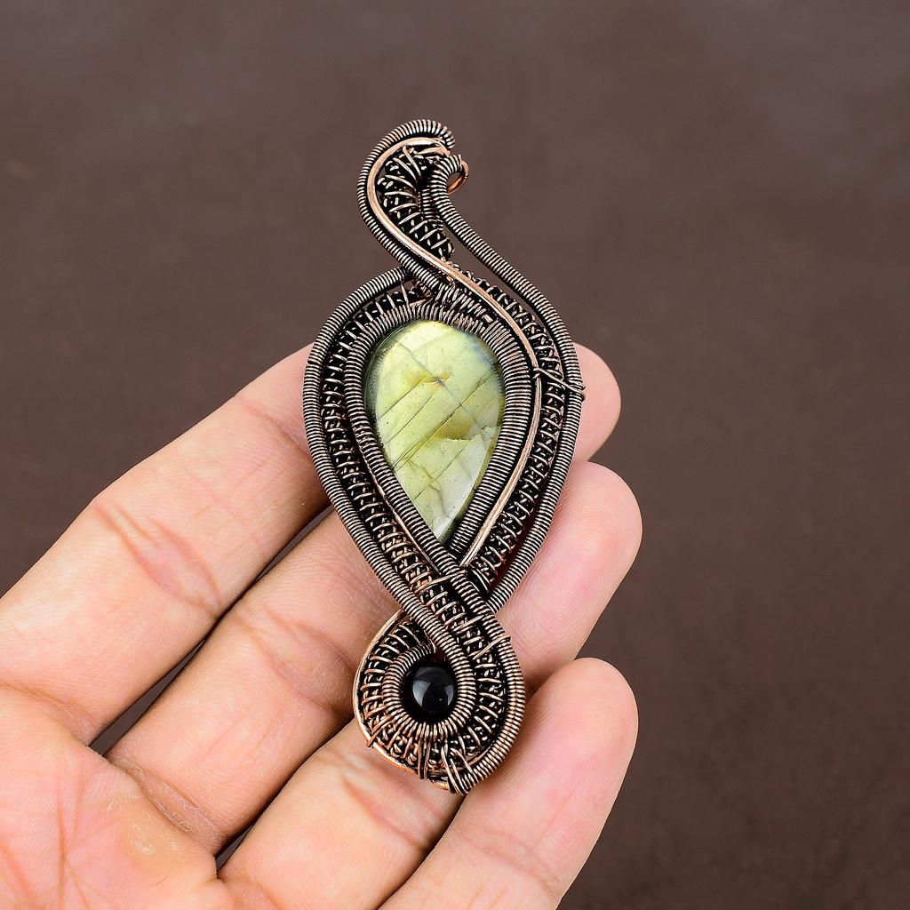 Labradorit, Černý Onyx Ručně vyráběný přívěsek z měděného drátu 3,54" l9B79