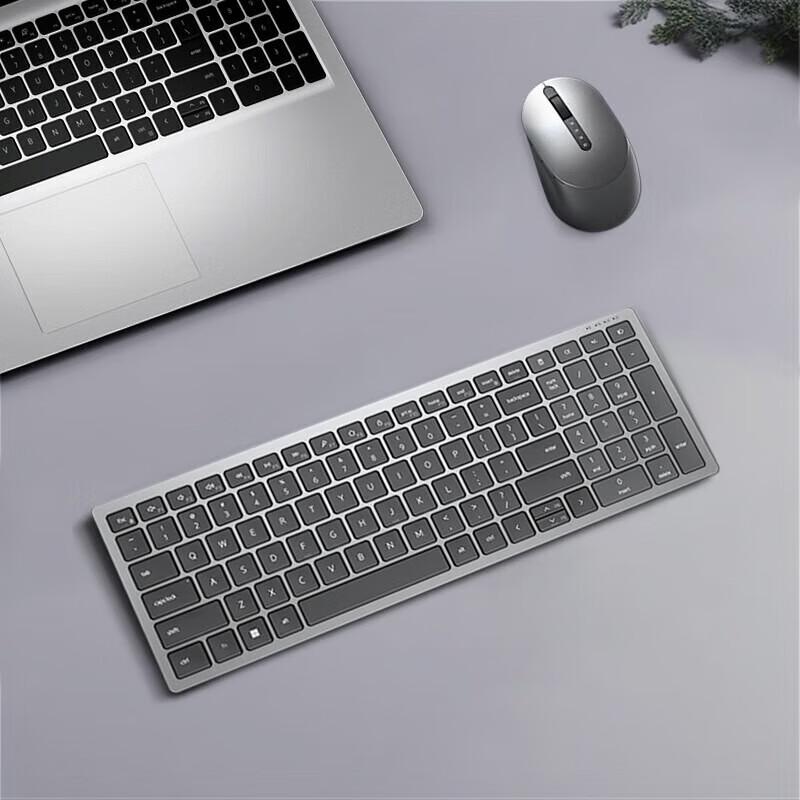 

Dell KM7120W Wireless Keyboard and Mouse Combo