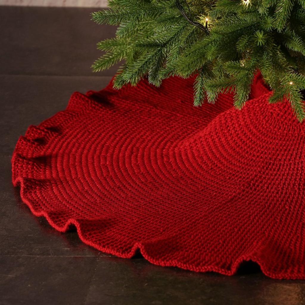 Small Knitted Christmas Tree Skirt for Home Decor, Gift Setting and Holiday Party Supplies