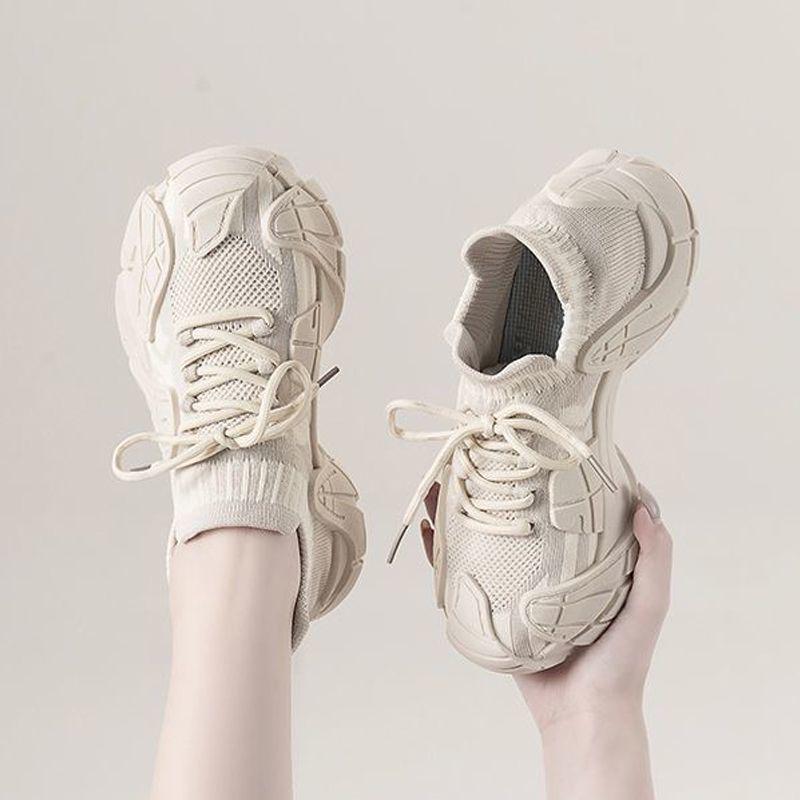 Nové dámské fly-knit tenisky v čínském stylu: Jaro/Podzim Prodyšné, Silná podrážka, Univerzální boty pro tátu a kokosky.