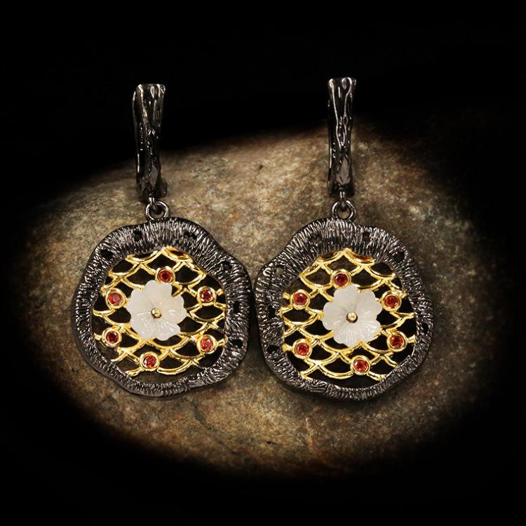 

Серьги-кольца из черного золота с геометрическим рисунком в виде цветка и круглой вырезанной формы с бриллиантами и жемчугом в стиле «темперамент» в европейском и североамериканском стиле