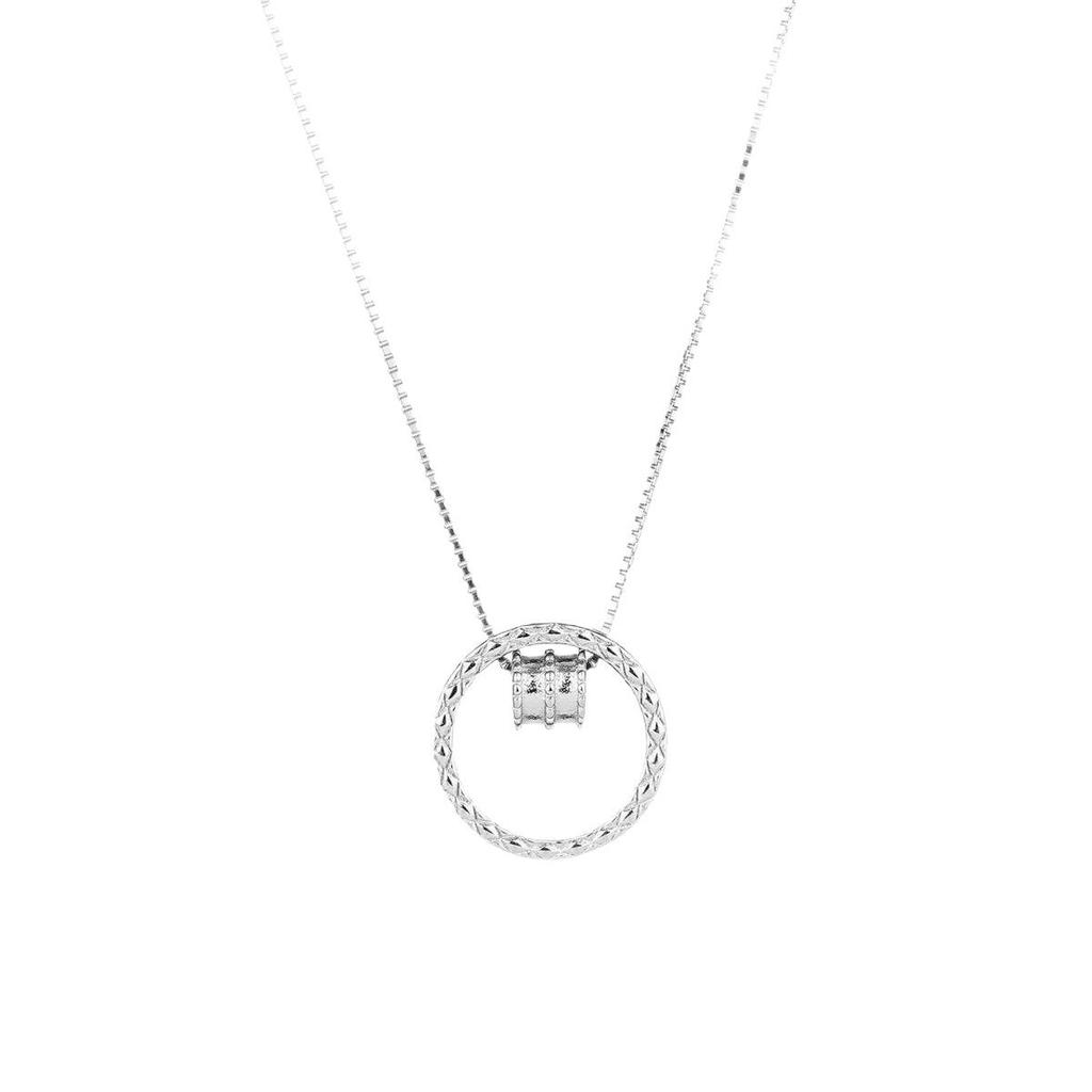 Elegant Women's Circle Pendant Necklace - Light Luxury Clavicle Chain