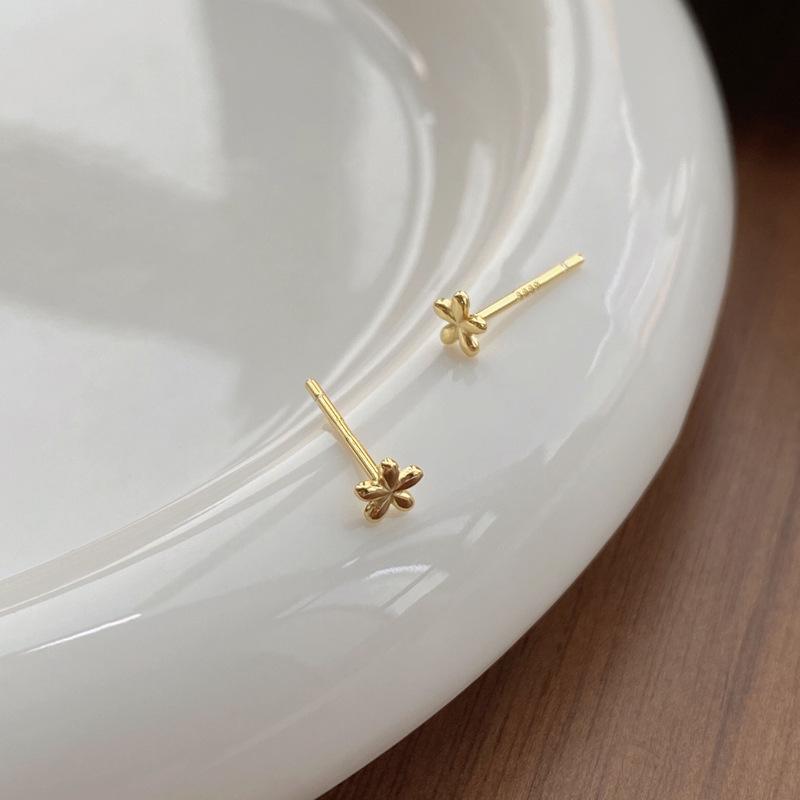 Sterling Silver Mini Flower Stud Earrings for Women - Sweet, Versatile, Cartilage-Friendly.