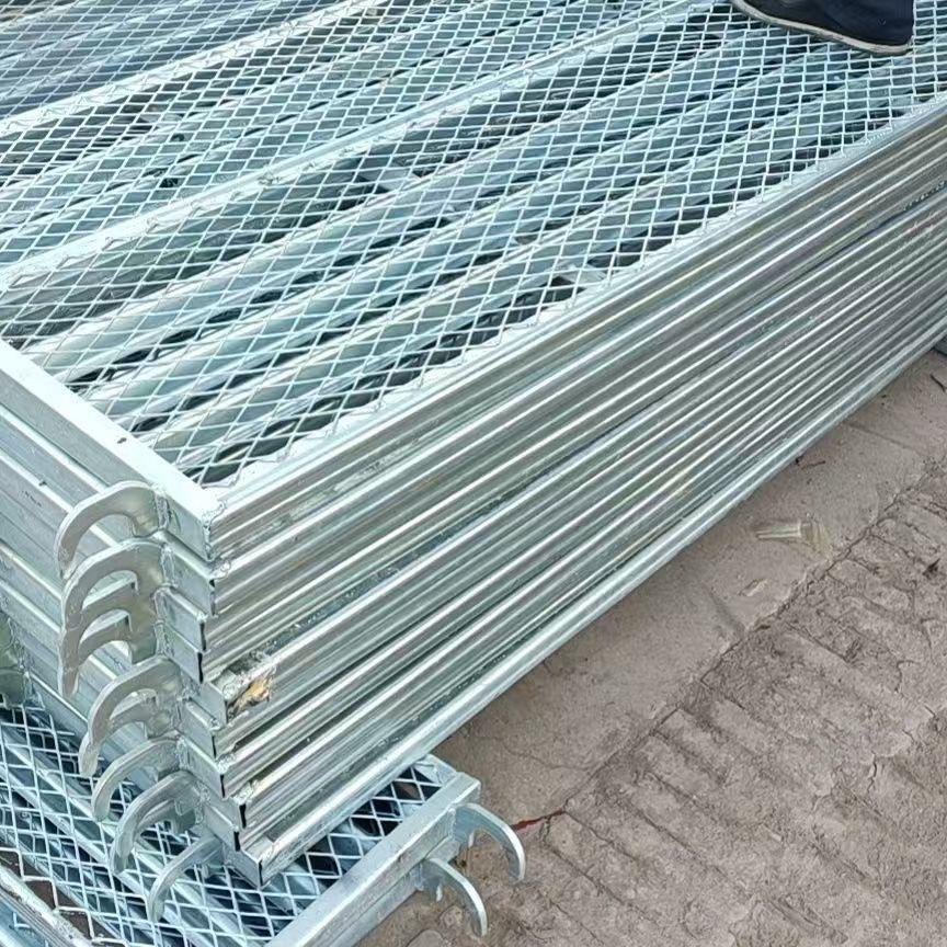 Thickened Galvanized Scaffolding Pedal with Square Tube and Perforated Plate, Complete with Rivet Accessories