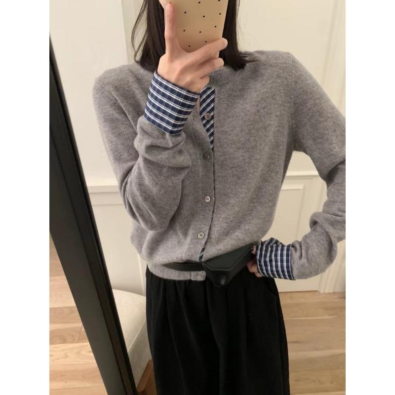 

Contrasting color plaid fake two-piece knitted cardigan women s spring and autumn new design sense loose age-reducing sweater jacket One size серый