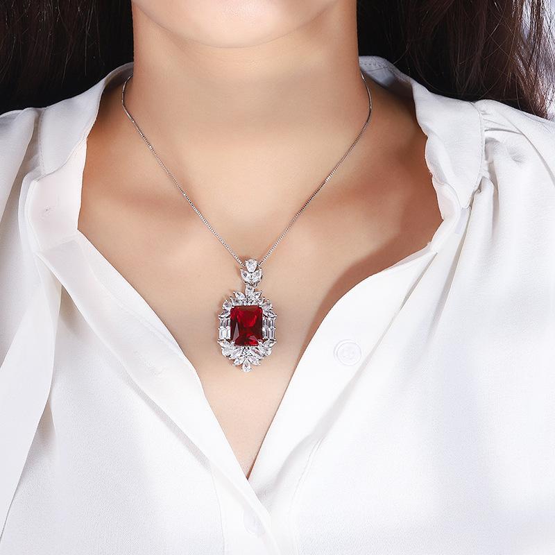 Bijuterii Simulare Smarald Roșu Comoară Pandantiv Mare Piatră Principală Mărime Carte 18 12 * 16 Material Cupru Placat Platină