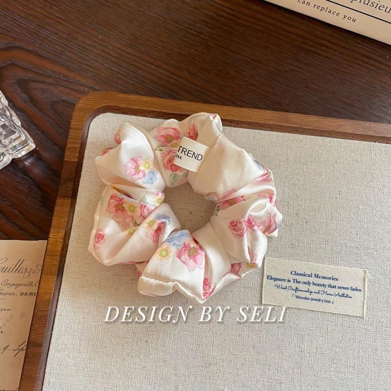 

Scrunchie Multi Styles Floral Plaid Soft Fabric Minimalist Versatile Women Hair Tie Hair Accessories